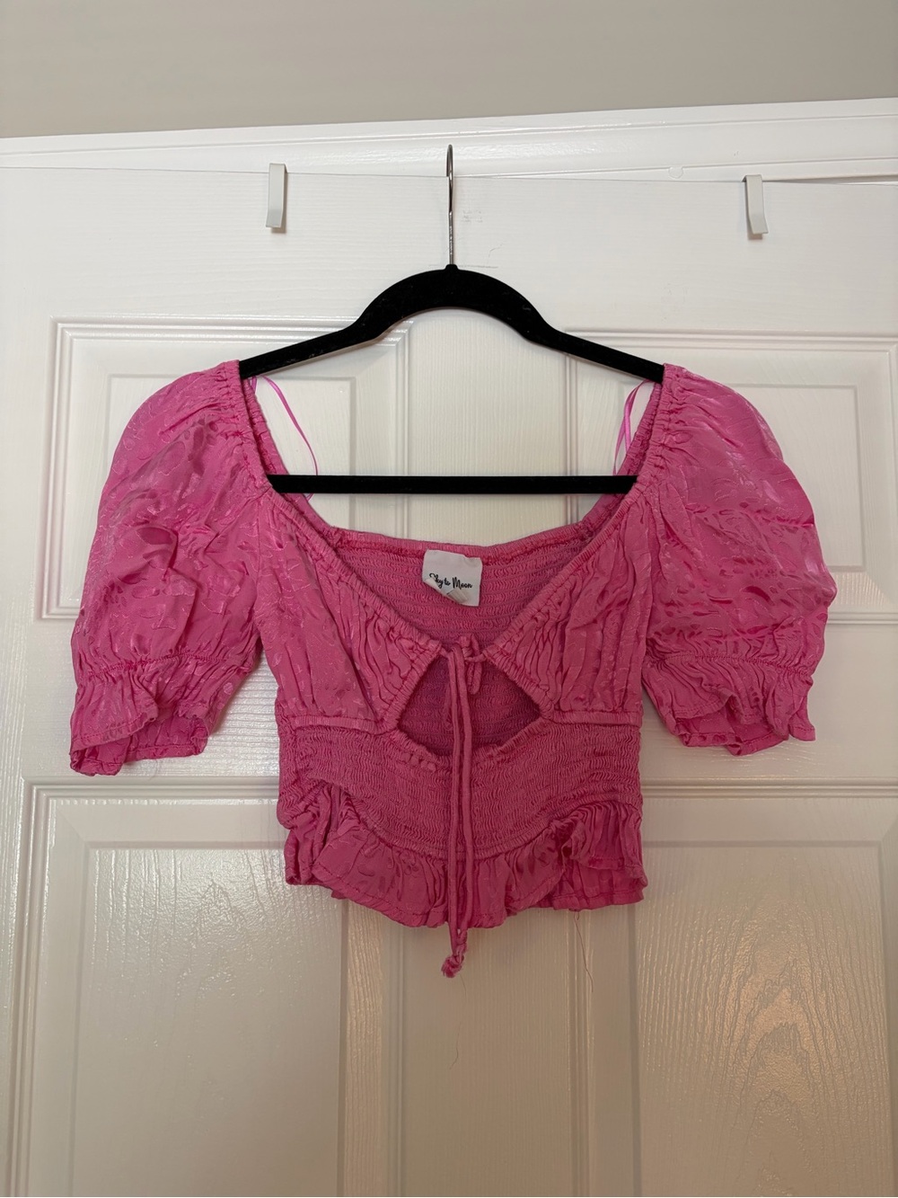 Cropped Puff-Sleeve Tie-Front Top in Hot Pink